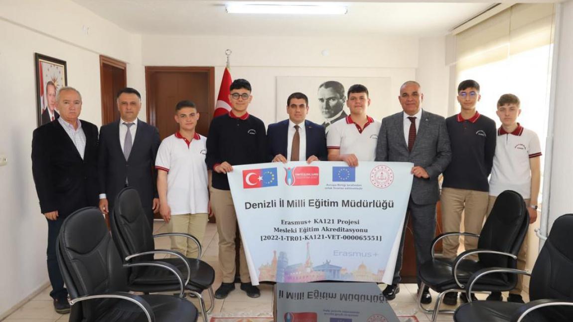 ÇEKYA-PRAG'A ÖĞRENCİLERİMİZİ UĞURLUYORUZ.